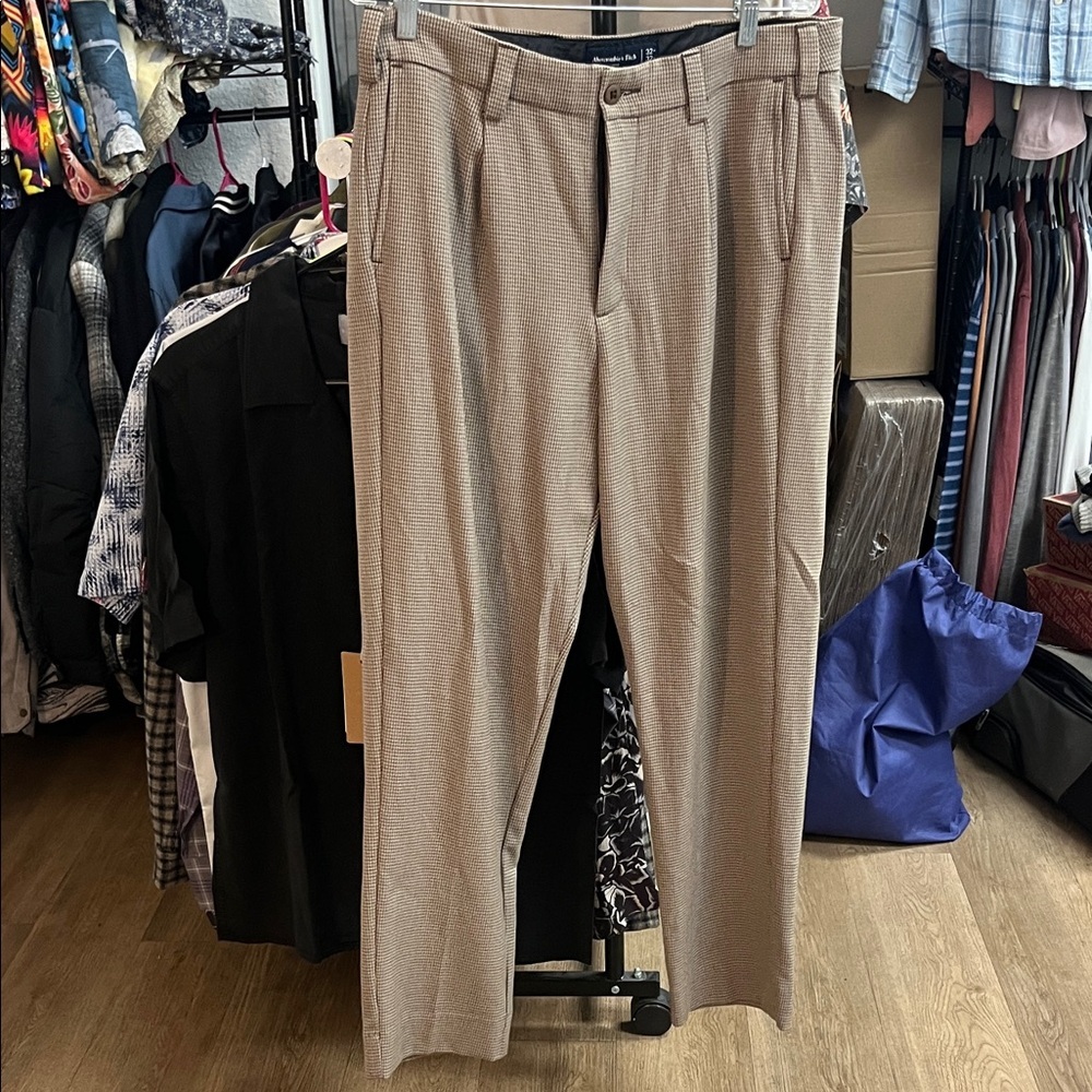 Abercrombie & Fitch Men's Beige Checkered Tailor Fit Dress Pants